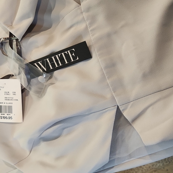 𝅺NWT Vera Wang White Collection Long Cut Out Sterling Halter Dress - Picture 7 of 7